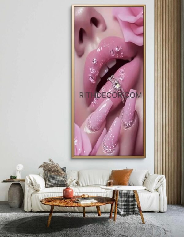 Art Mural Encadrée 1pc - Femme Abstraite avec Ongles Roses et Bagues, Pierres Précieuses