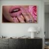 555e9c30-f0a1-11f0-82d9-df7c352640bb 2D Plat, 1pc en Cristal porcelaine Moderne Abstraite ÉnCadre - Peinture de Lèvres et Ongles Femme Pailletée Rose Brillante,