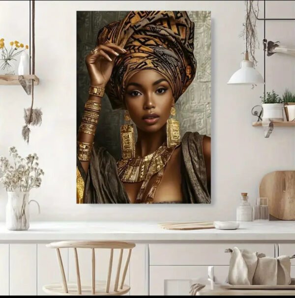 IMG_6398 Tableau mural plat 2D, 1 pièce, Portrait de femme africaine sur toile - Femme élégante en tenue traditionnelle africaine avec bijoux dorés,