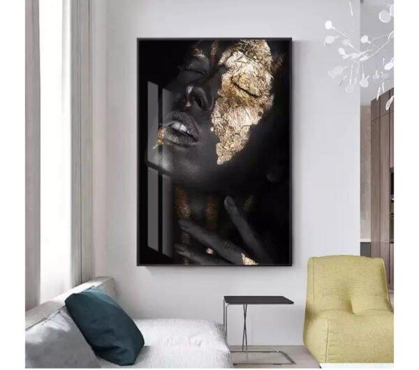 IMG_8392 Cadre Mural Cristal Porcelaine en Diamant – Femme Élégante Noir & Or | 70 x 100 cm | Cadre Noir