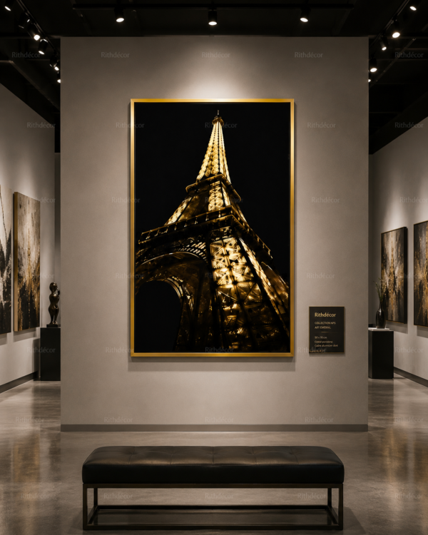 776926F6-7E55-41E1-AFBA-6E9282289841 Art Éméral – Tour Eiffel Noire et Or – Cadre Décoratif en Cristal Porcelaine 50 × 70 cm – Encadrement Doré ou Noir – Art Mural Moderne