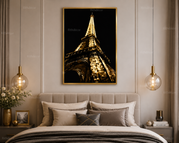 B0696B53-62B8-4CA6-8108-DF6382B427E6 Art Éméral – Tour Eiffel Noire et Or – Cadre Décoratif en Cristal Porcelaine 50 × 70 cm – Encadrement Doré ou Noir – Art Mural Moderne
