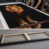 B1574264-FE1F-40C0-8082-BF80B3C0A7C1 Lion Majestueux – Tableau Décoratif sur Toile | Canvas Wall Art Moderne | Noir et Or | 60 × 120 cm | RithDecor