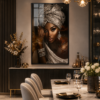 D26EB4E0-23EE-4A41-8975-34D893233189 Art mural 1 pièce – Femme Africaine Élégante | Cadre en Cristal Porcelaine | Cadre Noir | Décoration Murale Moderne | 50 × 70 cm | Rithdecor